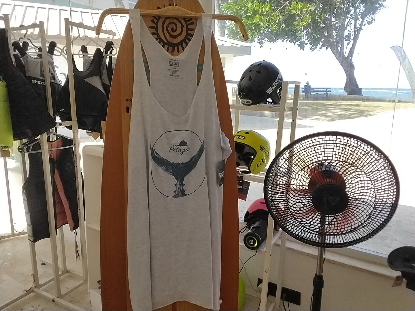 Premium tank tails up